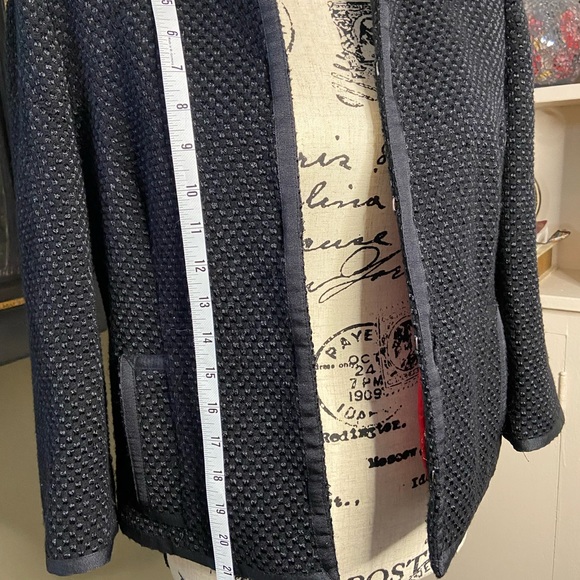 Basketweave black tweed 3/4 sleeve, red lining dinner jacket. Size L - Picture 4 of 11